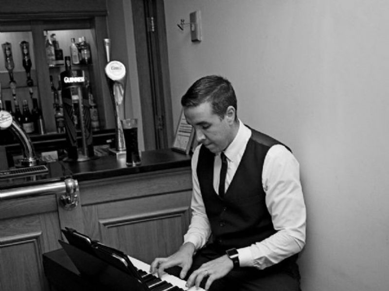 jay solo pianist